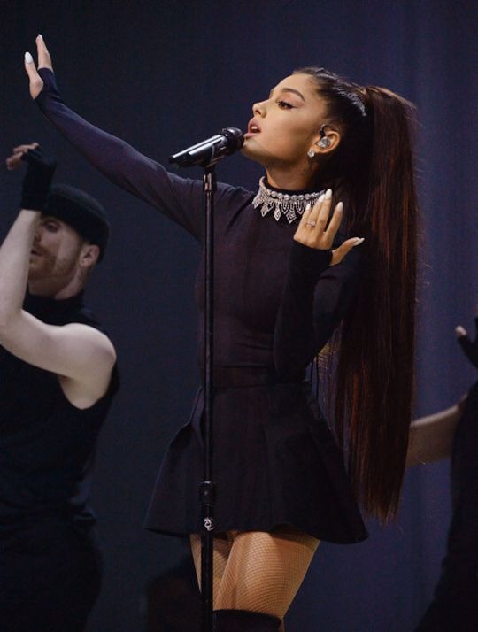  Ariana Grande long hair trend